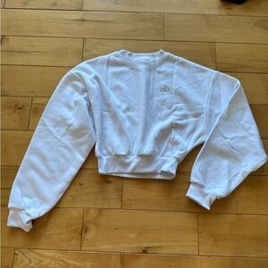 ALO Yoga Women's Light Blue Crew Neck Sweater